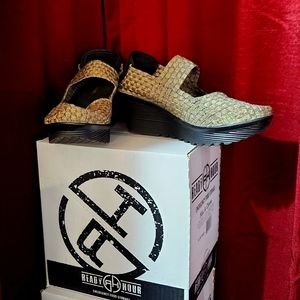 Fake Burnie mev wedges